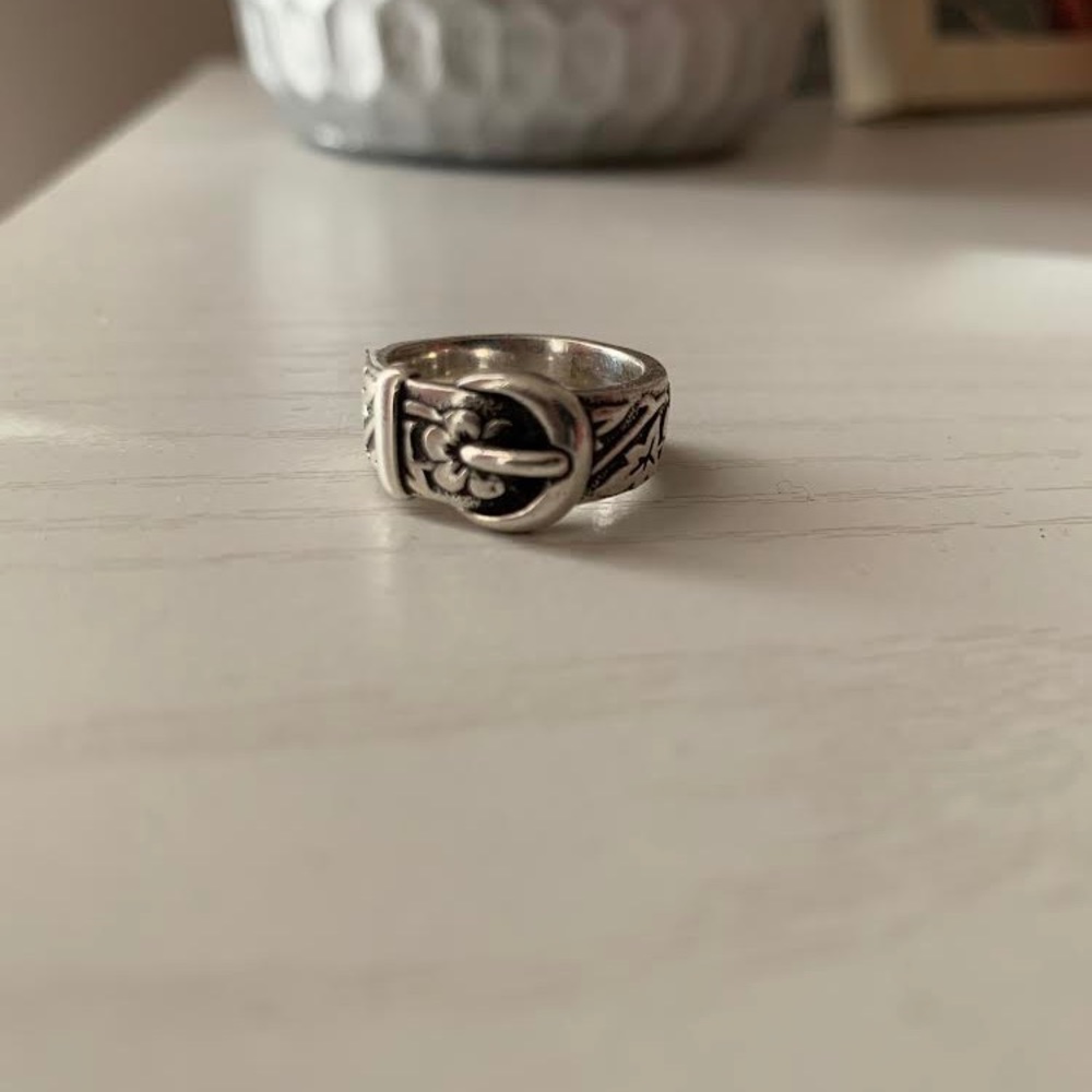 James Avery Retired Belt Buckle Ring